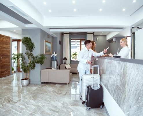 Sicherheit für Hotelgäste an der Rezeption